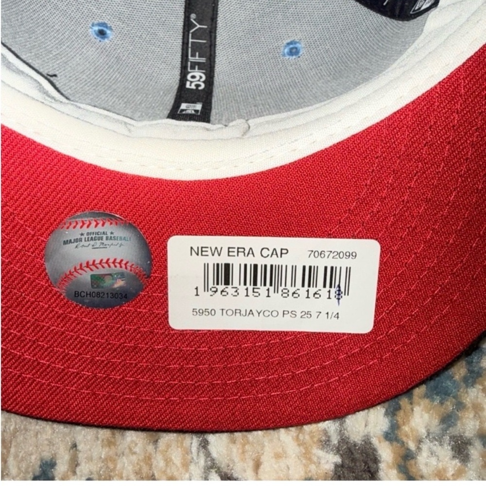 New Era Light Blue and Black Blue Jays Fitted Cap - Picture 8 of 8